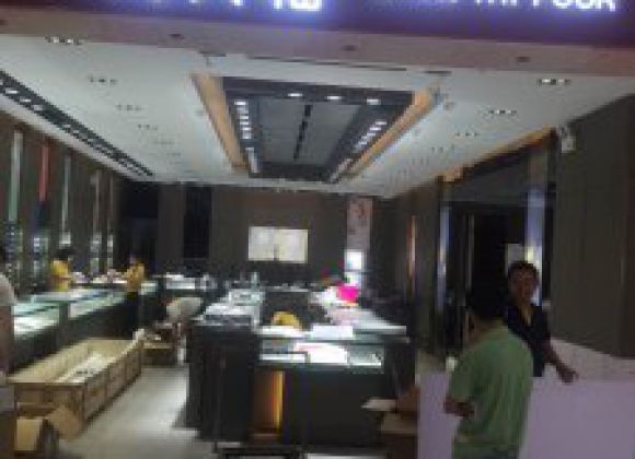 南寧百貨·新世界店周大福珠寶甲醛治理施工現(xiàn)場(chǎng)